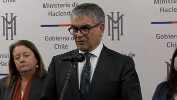 24082313 MINISTRO DE HACIENDA SE REÚNE CON REPRESENTANTES DE PARTIDOS POLÍTICOS PARA ABORDAR PACTO FISCAL 02 (1)