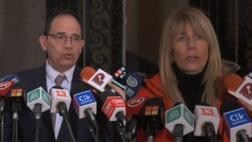 25082314 REPRESENTANTES DE DEMÓCRATAS Y AMARILLOS POR CHILE TRAS REUNIÓN CON EL PRESIDENTE BORIC 00