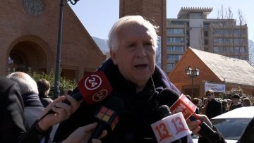 27082301 DECLARACIONES DEL EX MINISTRO, JORGE BURGOS, TRAS ASISTIR AL VELORIO DE BELISARIO VELASCO 02