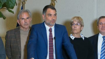 300823C04 PUNTO DE PRENSA SENADORES UDI 05