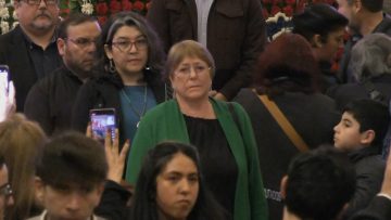 31082301 BACHELET EN GUARDIA DE HONOR 02