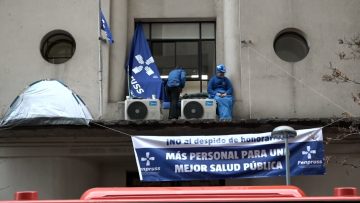 07092302 TOMA DEL EDIFICIO DEL MINSAL POR LA FENPRUSS 06