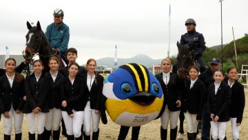 120923DEP 01 HAROLD MAYNE-NICHOLLS Y MINISTRO JAIME PIZARRO PARTICIPAN EN ACTIVIDAD ECUESTRE 16
