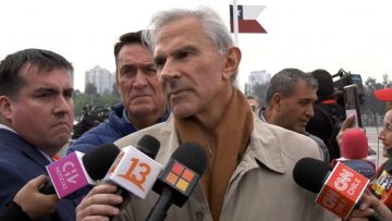 19092307 DECLARACIONESDEL SENADOR IVAN MOREIRA TRAS LA PARADA MILITAR 05