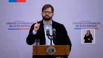 27092301 PRESIDENTE BORIC PRESENTA PROYECTO DE LEY QUE LIMITA FUNERALES DE ALTO RIESGO 13