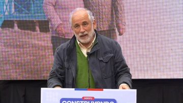 MINISTRO DE VIVIENDA SE REUNE CON CON 25 FAMILIAS QUE INTEGRAN EL RENOVADO BLOCK 73 DE LA VILLA OLÍMPICA 02