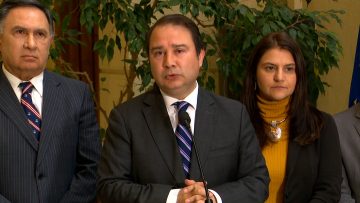 031023C01 DIPUTADOS SAUERBAUM, CID, MELLADO POR LEY DE USURPACIONES 04