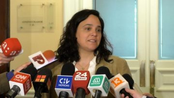 061023CC05 ANTONIA RIVAS POR TRABAJO DE EXPERTOS 01