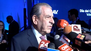 13102312 EX PRESIDENTE FREI POST EXPOSICIÓN DÍA DEL COMERCIO GLOBAL 11