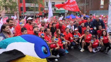 151023DEP02 IMÁGENES DE APOYO DE LA ACTIVIDAD LA GRAN BARRA POR CHILE EN APOYO AL TEAM CHILE 04