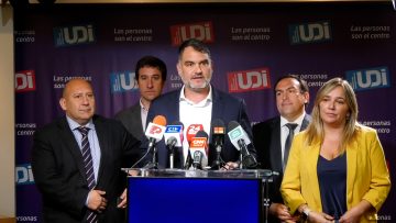 16102314 UDI HACE LLAMADO AL GOBIERNO POR 18O 15
