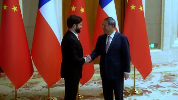171023CHN02 REUNIÓN PRESIDENTE BORIC CON PRIMER MINISTRO LI QIANG 1
