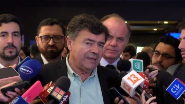 25102303 MINISTRO DE AGRICULTURA TRAS ENCUENTRO NACIONAL DEL AGRO 02
