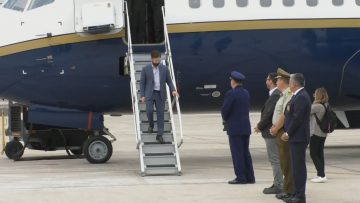 261023IQU01 PRESIDENTE BORIC LLEGA A IQUIQUE 02