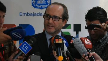 06112306 EMBAJADA DE ISRAEL SE REFIERE A PROYECCIÓN DE IMÁGENES 25