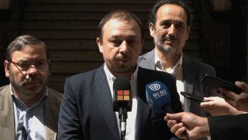 13112306 DIPUTADO CUELLO Y SENADOR NUÑEZ ENTREGAN CARTA EN LA CORTE SUPREMA 17
