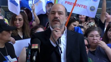 24112312 MANIFESTACIÓN DE LA CUT A LAS AFUERAS DEL MINISTERIO DE HACIENDA 5