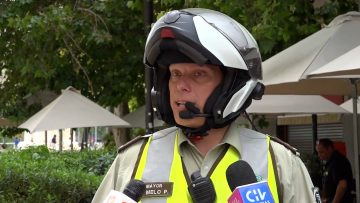 02122304 VOCERÍA MAYOR RODRIGO MELO POR DESVÍOS DEL PARIS PARADE 02