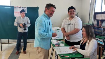 17122318 VOTACIÓN GOBERNADOR RM CLAUDIO ORREGO 04