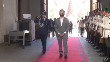 26122302 HONORES AL PRESIDENTE BORIC EN LA MONEDA 03