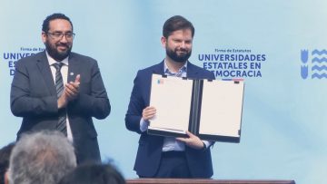 27122301 PRESIDENTE FIRMA NUEVOS ESTATUTOS DE UNIVERSIDADES ESTATALES15