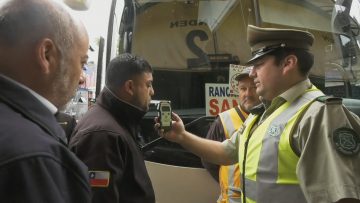 28122301 AUTORIDADES FISCALIZAN SALIDA DE BUSES POR AÑO NUEVO 14 (1)