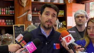 28122305 SEREMI DE SALUD FISCALIZA VENTA DE PLATOS PREPARADOS POR AÑO NUEVO 03