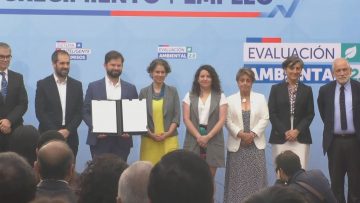 10012401 PRESIDENTE Y PRESENTACIÓN DE SISTEMA INTELIGENTE DE PERMISOS 07