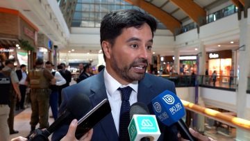 10012413 DECLARACIONES DEL ALCALDE DE LA FLORIDA RODOLFO CARTER POR ASALTO EN EL MALL FLORIDA CENTER 02 (1)