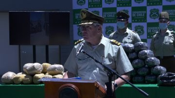 11012413 AUTORIDADES ENTREGAN 11 CAMIONETAS PARA COMBATIR EL CRIMEN 01 (2)