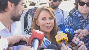 16012401 EX ALCALDESA CATHY BARRIGA LLEGA A DECLARAR 2
