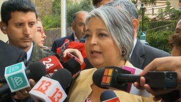 240124C03 DECLARACIONES MINISTRA JEANNETTE JARA AL LEGAR AL CONGRESO 04