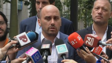 26012402 DIPUTADOS RN CONCURREN AL CDE POR PENSIONES DE GRACIA 07