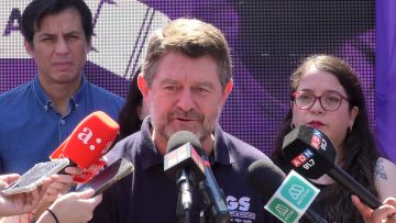 27012403 GOBERNADOR RM LANZA PROYECTO SANTIAGO SE PINTA DE ALEGRÍA