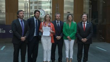 29012401 DIPUTADOS UDI ACUDEN A LA FISCALÍA NACIONAL 06