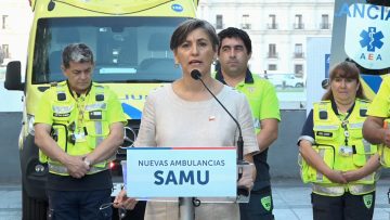 31012402 MINISTRA DE SALUD XIMENA AGUILERA ENCABEZA LA ENTREGA DE 10 NUEVAS AMBULANCIAS SAMU 06