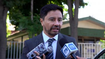 01022416 ALCALDE DE LA FLORIDA SOBRE COSENA Y PORTONAZO A AMÉRICO 06