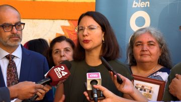 01032411 ALCALDESA HASSLER PARTICIPA DEL INICIO DEL AÑO ESCOLAR EN SANTIAGO 06