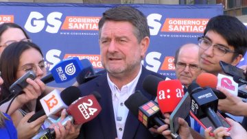 13032405 GOBERNADOR RM Y CNC PRESENTAN PROPUESTAS ANTE COMERCIO AMBULANTE (4)
