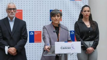 20032402 MINISTRA DE SALUD PRESENTA PLAN ANCIONAL DEL CÁNCER 17 (1)