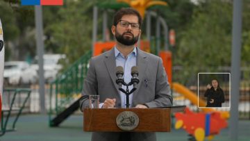 20032405 PRESIDENTE BORIC INAUGURA ZONA INFANTIL DEL PARQUE PORTALES (4)