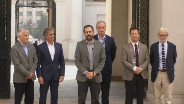21032406 MINISTRO DE ECONOMÍA SE REÚNE CON EXTITULARES DE LA CARTERA 021