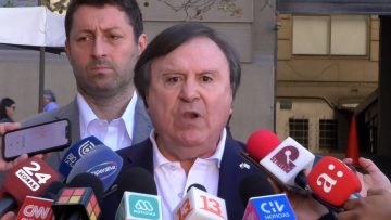 25032405 DIPUTADOS UDI HACEN ENTREGA DE CARTA AL GOBIERNO POR CRISIS DE MATERIA EDUCACIONAL 05