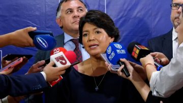 25032411 PARLAMENTARIOS DC SE REÚNEN CON EL MINISTRO DE HACIENDA 03