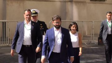 25032416 APOYO LLEGADA PRESIDENTE BORIC A CONTRALORIA 3