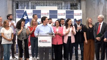 27032415 ARTURO SQUELLA PRESENTA NUEVE CARTAS PARA COMPETIR EN LAS MUNICIPALES Y GOBERNACIONES EN LA RM 10