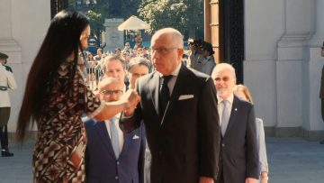 28032417 APOYOS JORGE FAURIE EN LA MONEDA 01