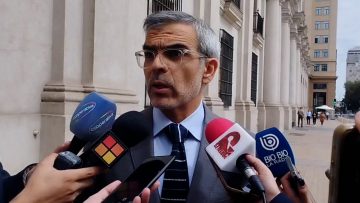 01042417 DECLARACIONES MINISTRO LUIS CORDERO EN LA MONEDA 05 (1)