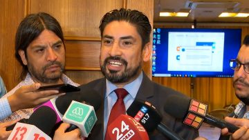 090424C02 DECLARACIONES DIPUTADO PDG RUBÉN OYARZO 05