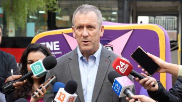 10042406 MINISTROS REALIZAN LLAMADO A ESTUDIANTES PARA QUE REVALIDEN TNE (2)